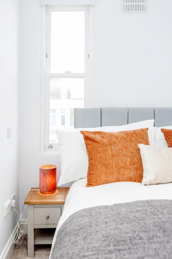 לונדון Bright & Modern 2-Bed Notting Hill Apartment מראה חיצוני תמונה